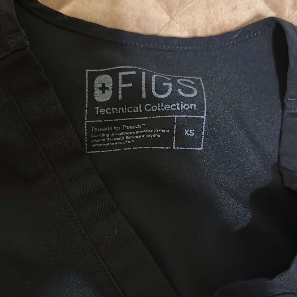 Black figs set